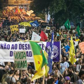 Porto Alegre:Marcha reúne milhares e mostra unidade inédita contra reformas de Temer